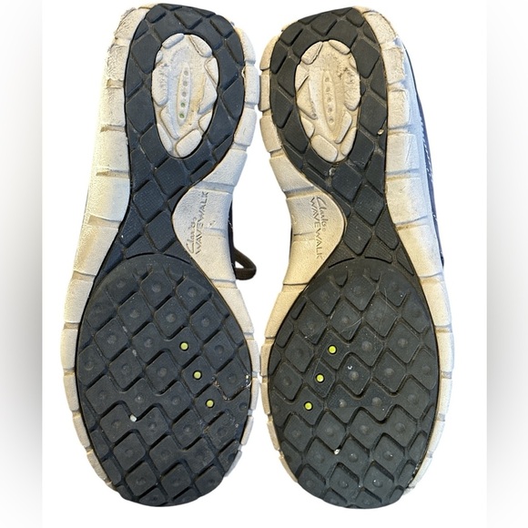 Clarks women’s waterproof WaveWalk outdoor casual shoes - Picture 5 of 7